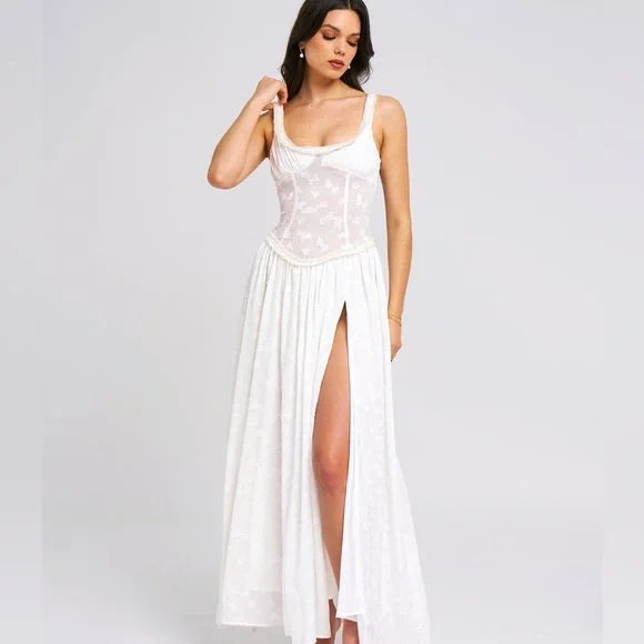 Miss Circle White Maxi Dress - Picture 3 of 7